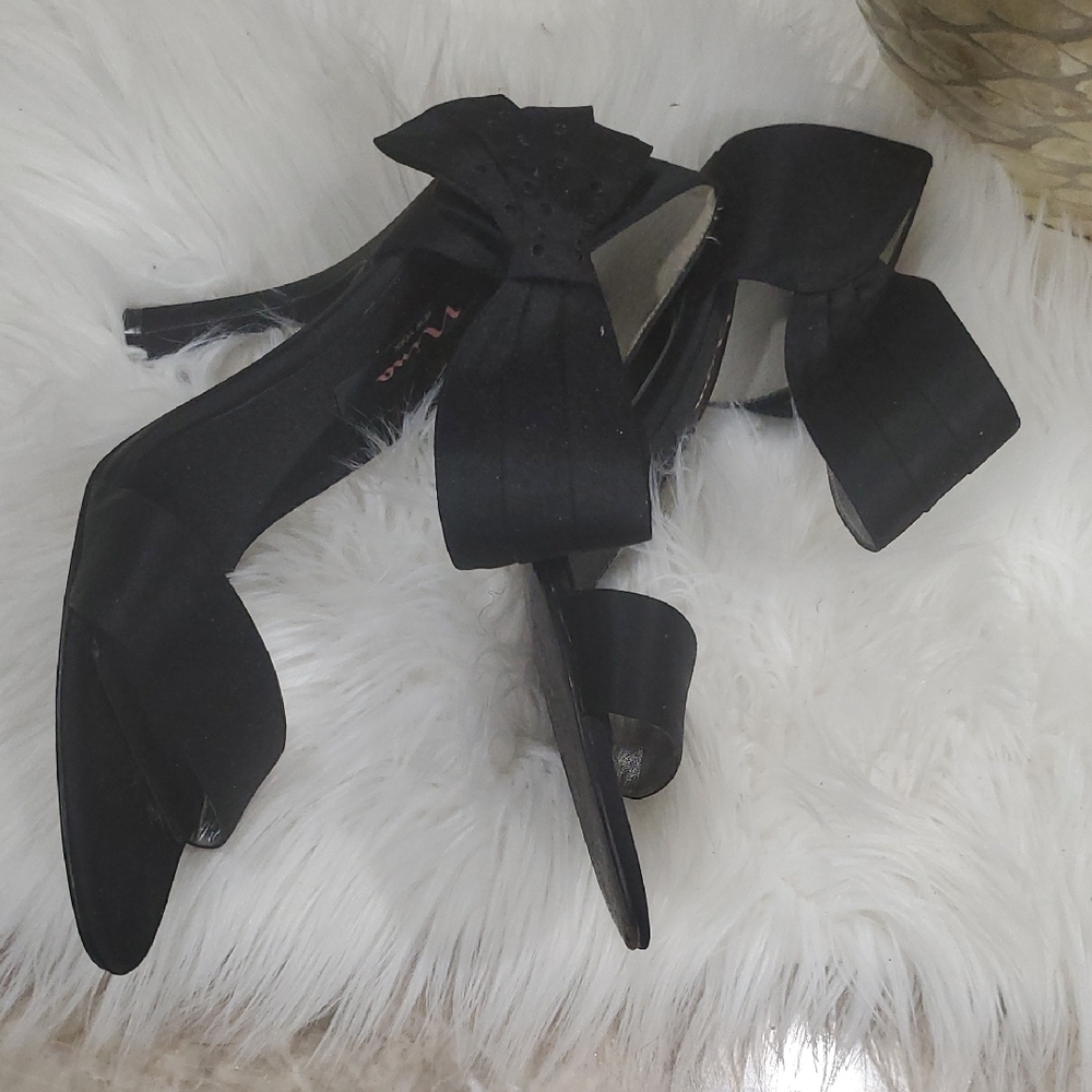 MIA Elegant Black Heels - Picture 5 of 12